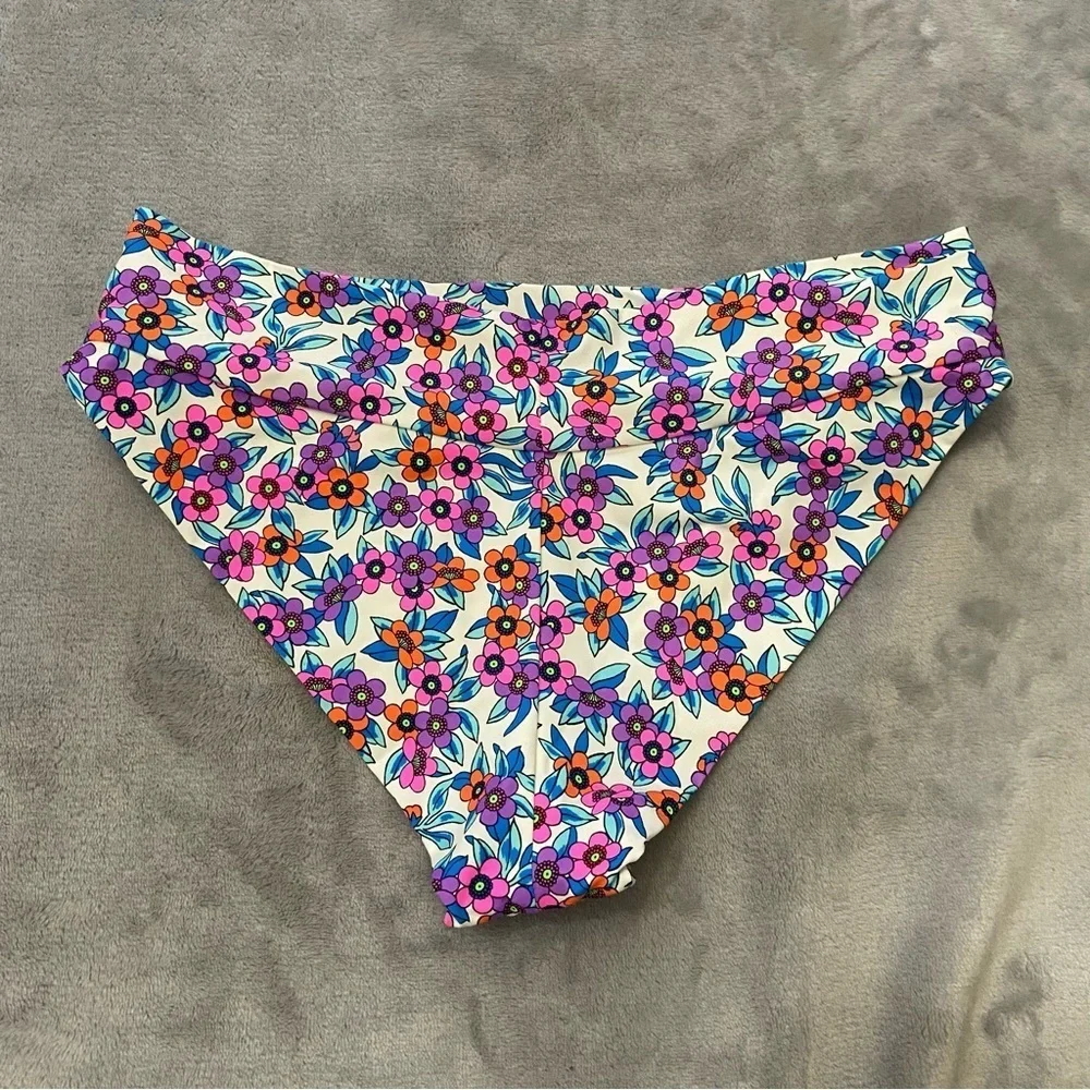 New! Frankie’s Bikinis Nick Bikini bottoms flower farm 24138
